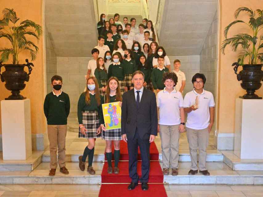 Carbayo recibe a 50 alumnos del Colegio Santa Teresa