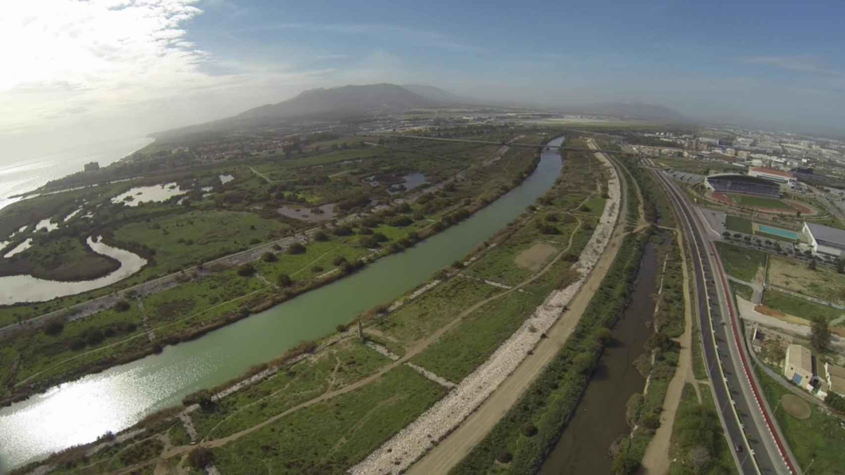 Vista aérea de la desembocadura del río Guadalhorce, en Málaga.