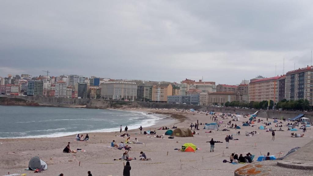 Playa del Orzán esta mañana.