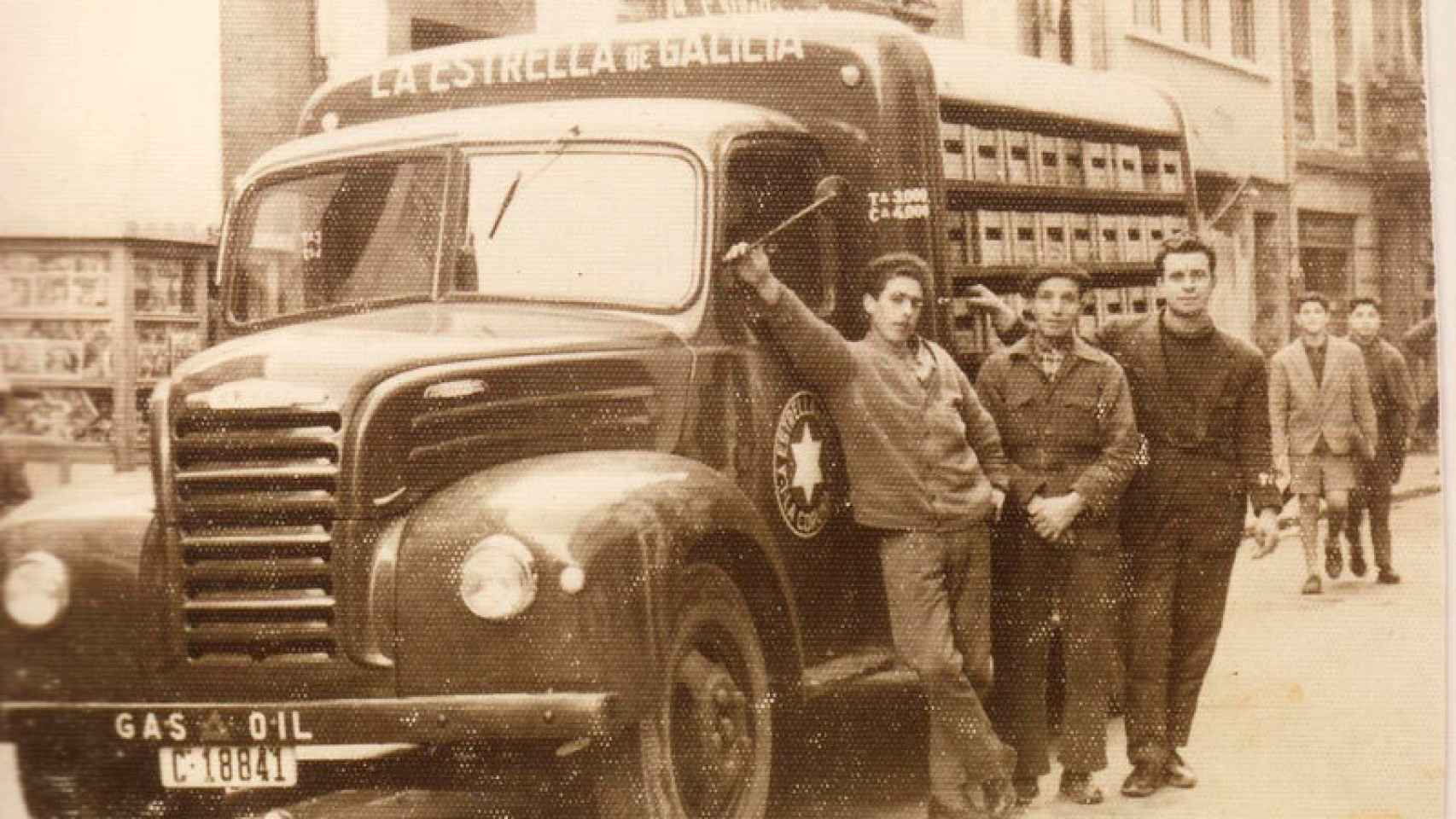 Repartidores de cerveza Estrella Galicia.