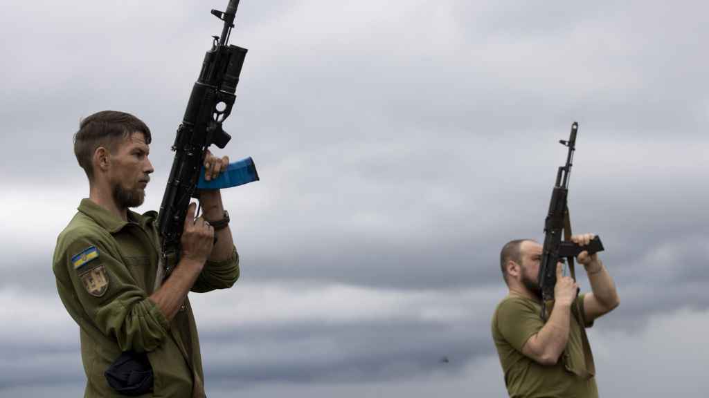 Funeral de soldado ucraniano que murió a causa de la artillería de Rusia.