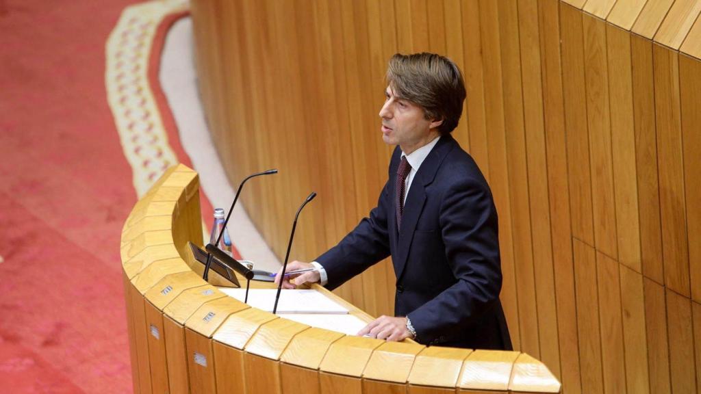 El conselleiro de Facenda e Administración Pública, Miguel Corgos, en el pleno de la Cámara gallega.