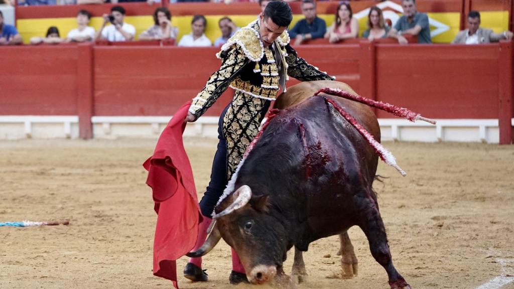 Talavante se llevó una oreja de la Feria de Hogueras.