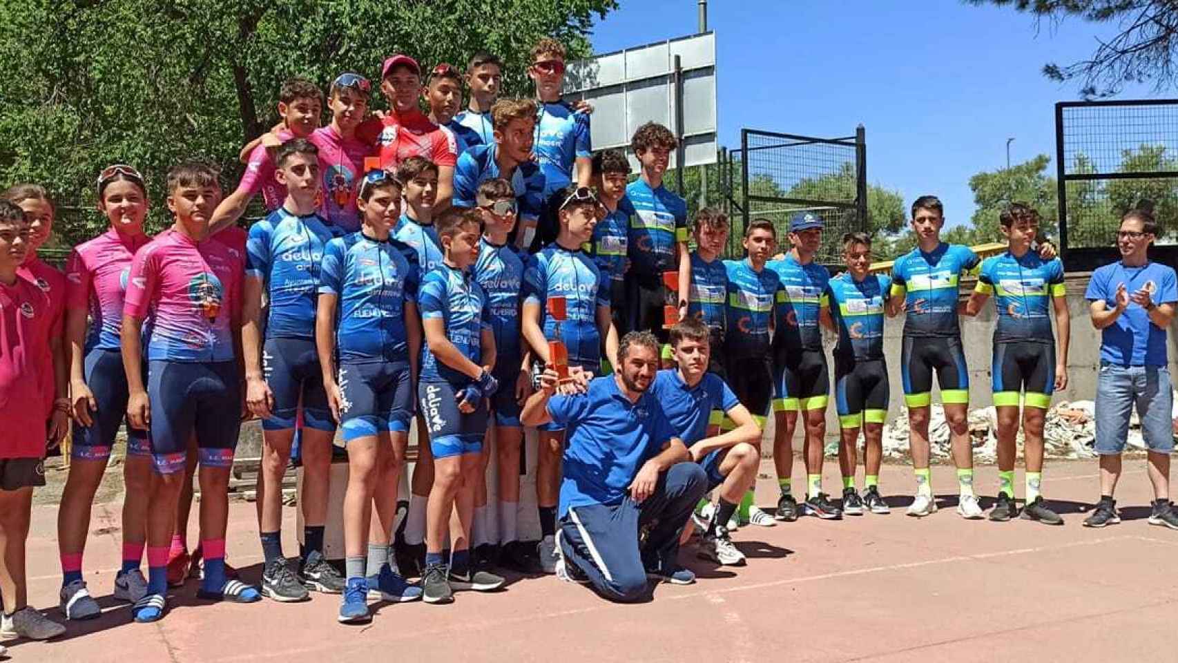 Los cadetes de la Escuela de Ciclismo Salmantina se 'broncean'