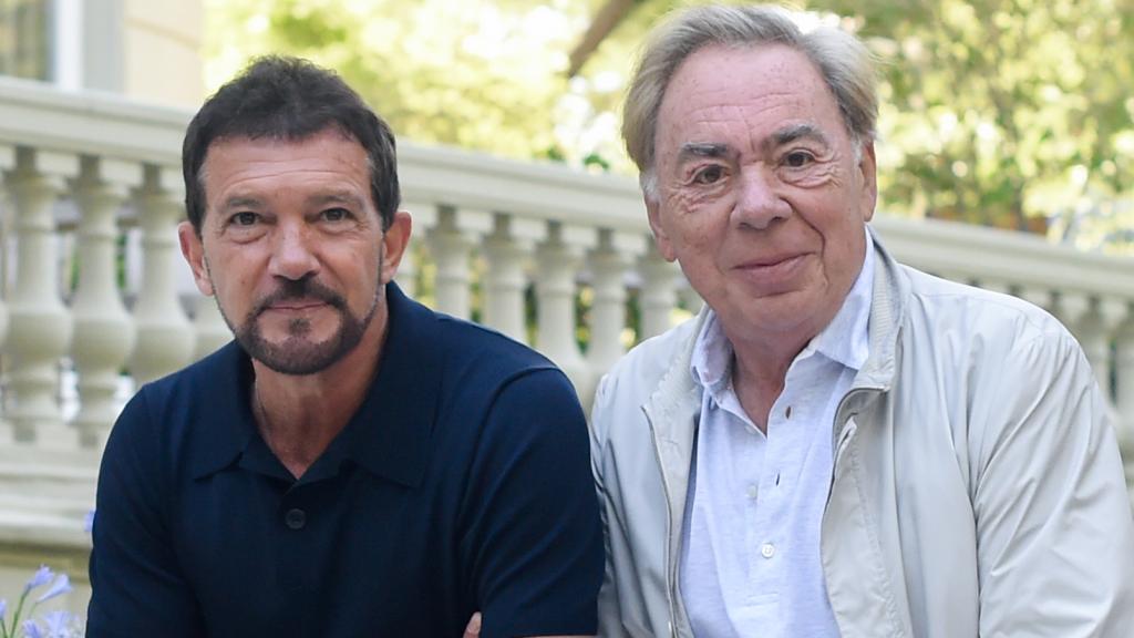 El actor Antonio Banderas y el compositor Andrew Lloyd Webber, este lunes en el Hotel Ritz de Madrid. Foto: Gustavo Valiente / Europa Press