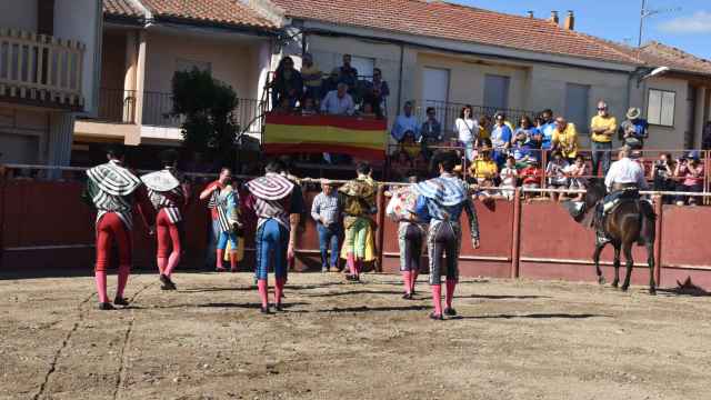 Actuación de los alumnos de la Escuela de Tauromaquia en las recientes fiestas de San Juan en Hinojosa
