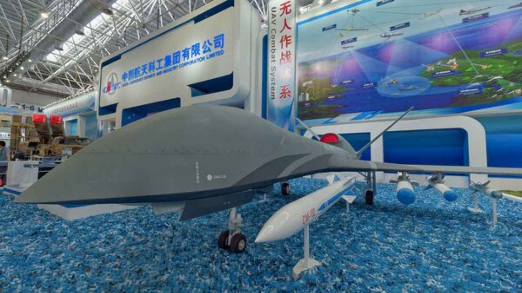 El UAV WJ-700 en la exposición Airshow China de 2018