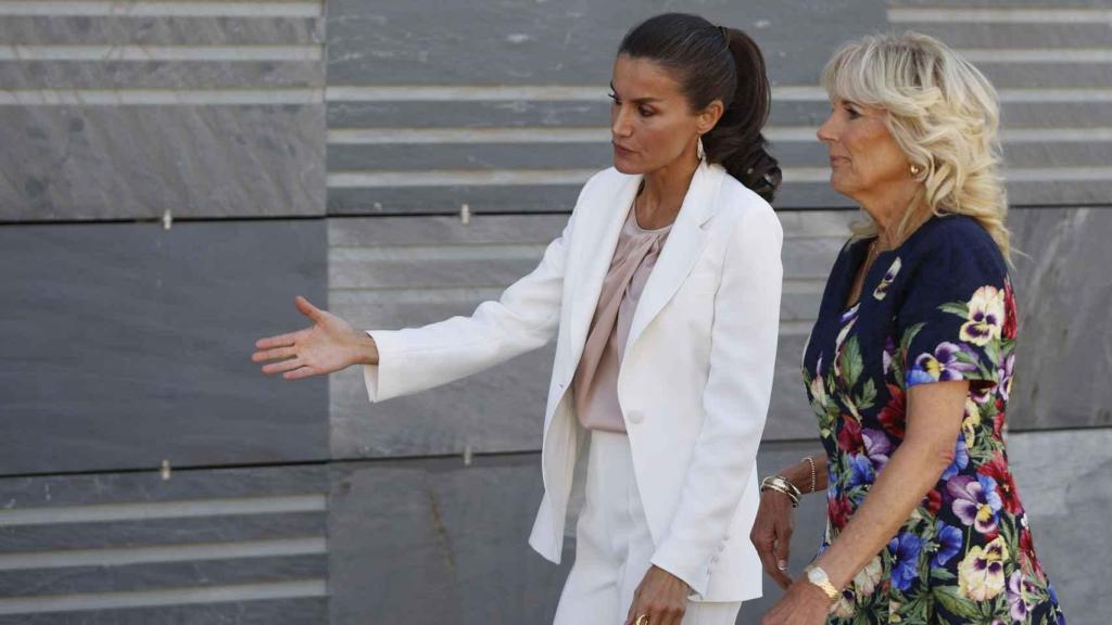 La reina Letizia junto a Jill Biden en Pozuelo de Alarcón.