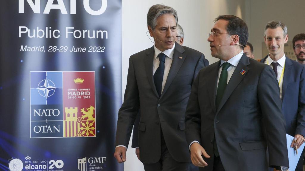 José Manuel Albares y Antony Blinken, secretario de Estado de EEUU, en la cumbre de la OTAN de Madrid.