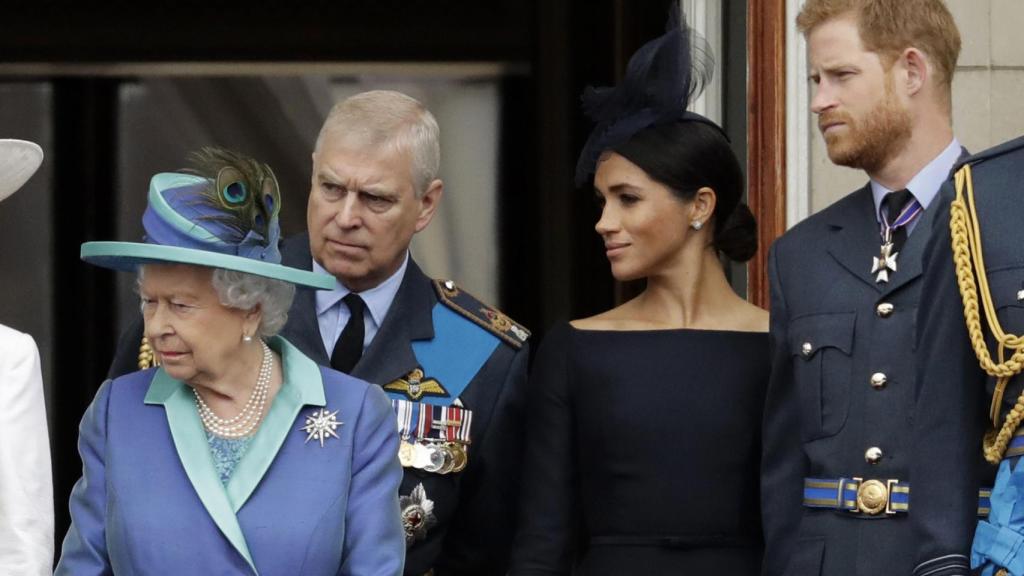 La última vez que Harry y Meghan estuvieron en el balcón del palacio de Buckingham junto a la reina Isabel II.