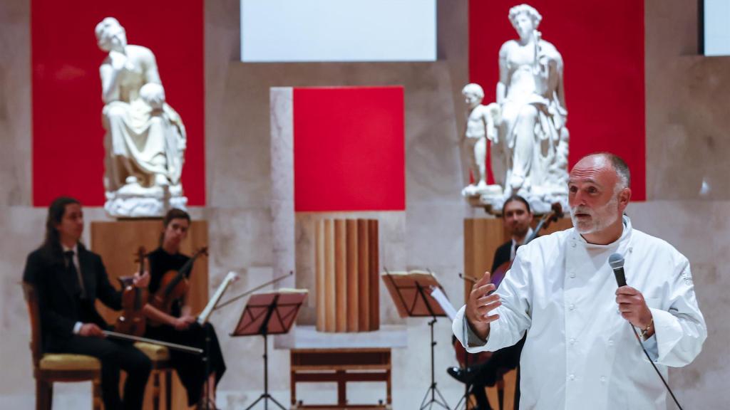 El chef José Andrés, este miércoles, durante su intervención en la Sala de las Musas.