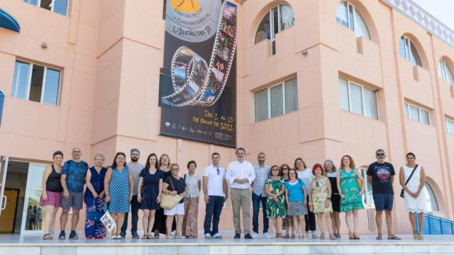 Inauguración de la Exposición de carteles de cine del Festival de l'Alfàs del Pi.