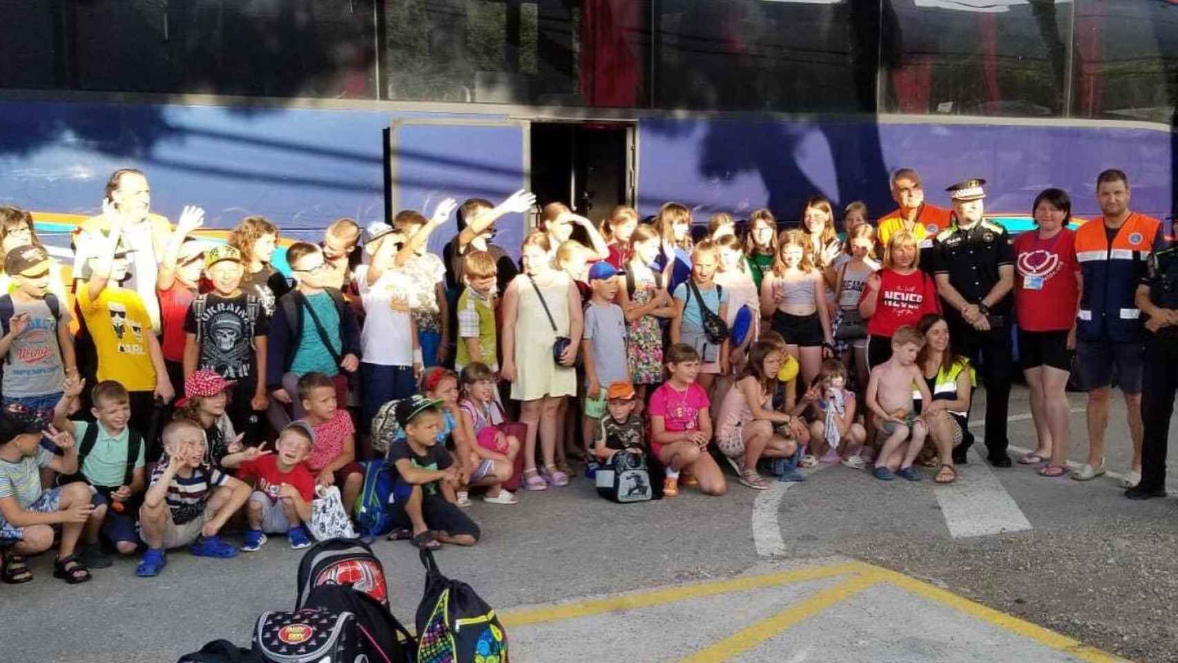 50 niños y niñas llegan a Valencia para ser acogidos este verano.