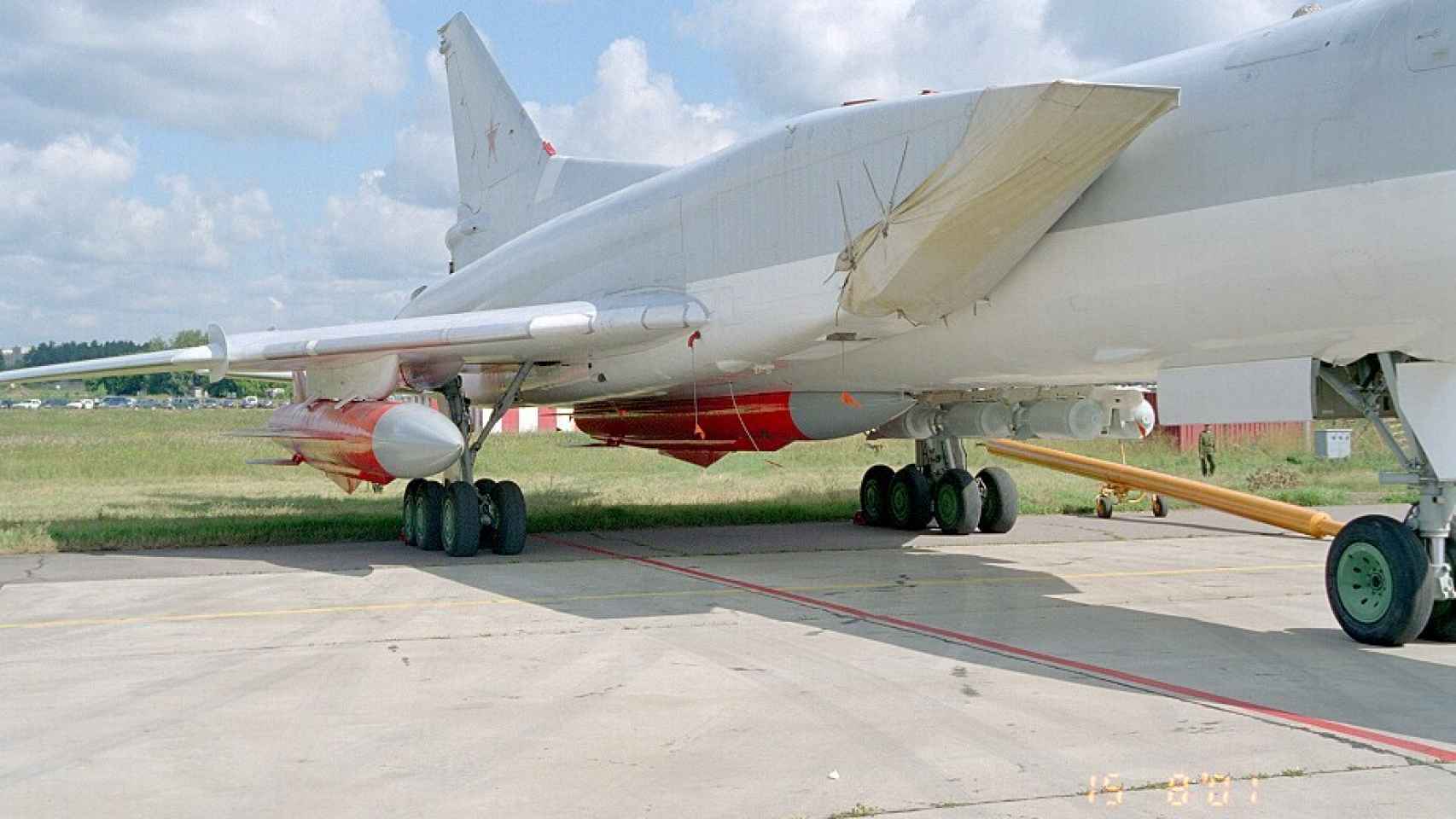 Misil X-22 (en rojo) bajo un Tu-22M3