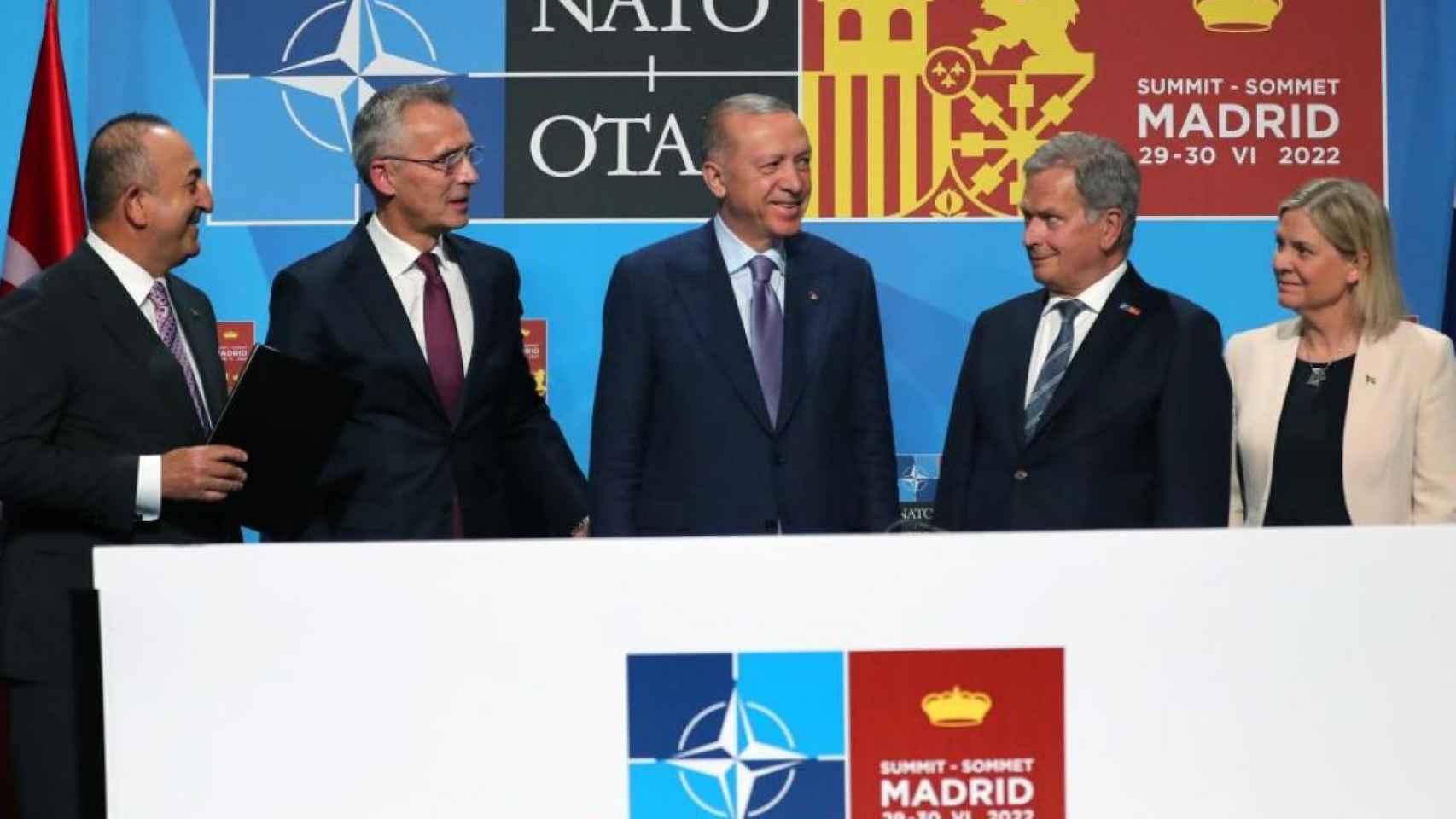 El presidente turco, Recep Tayiyp Erdogan (centro de la imagen) en la cumbre de la OTAN en Madrid.