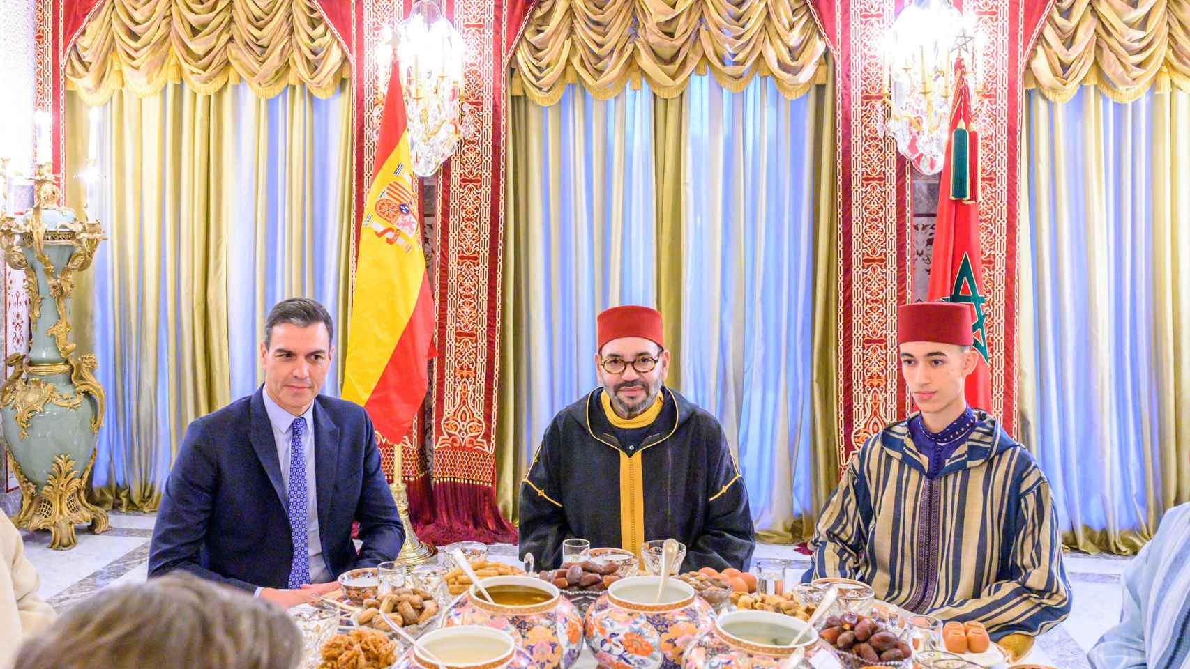 Mohamed VI dará a Pedro Sánchez trato de 'jefe de Estado' cuando le reciba  en Marruecos