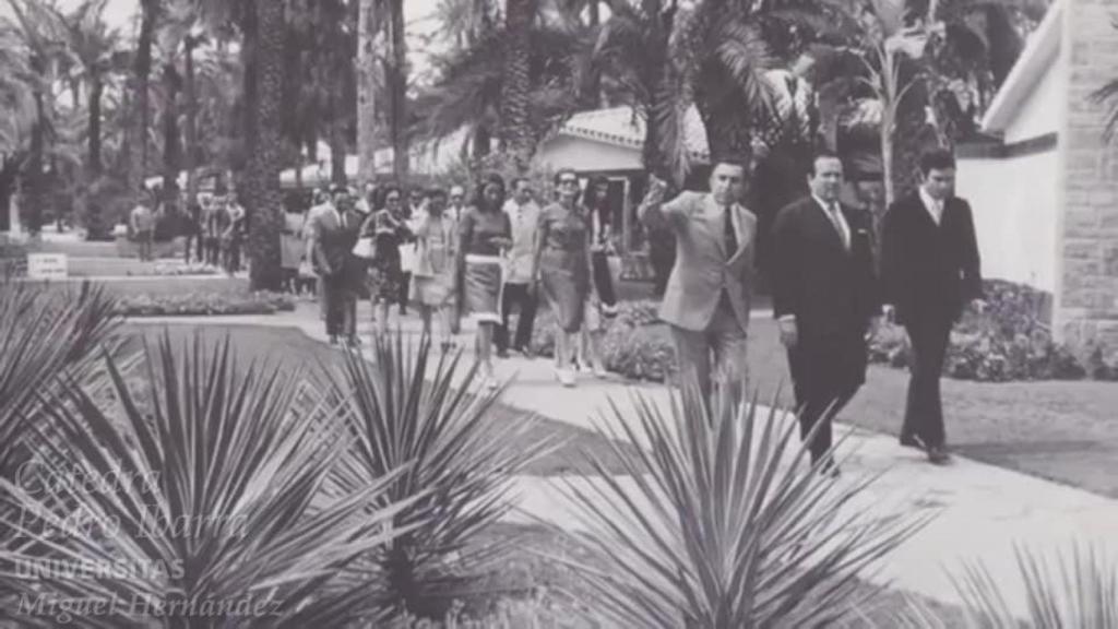 Inauguración, en 1972, del Hotel Huerto del Cura en Elche.