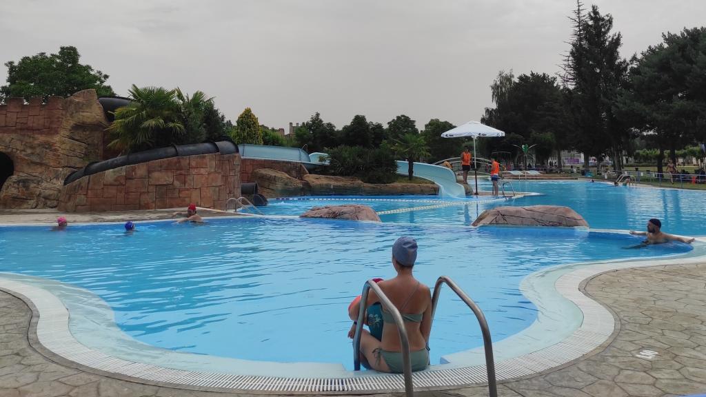 Imagen de las piscinas de Valencia de  Don Juan