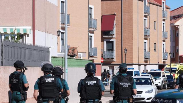 Guardías civiles ayer en Santovenia