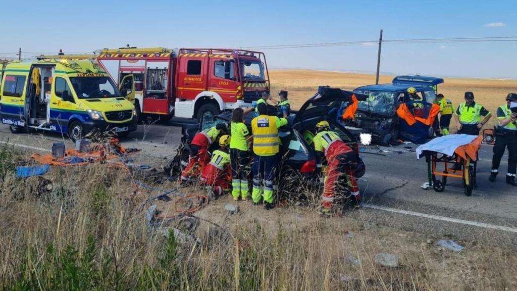 Momento en que proceden a liberar a las personas que quedaron atrapadas.