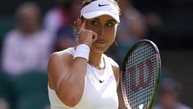 Paula Badosa celebra una victoria en Wimbledon.