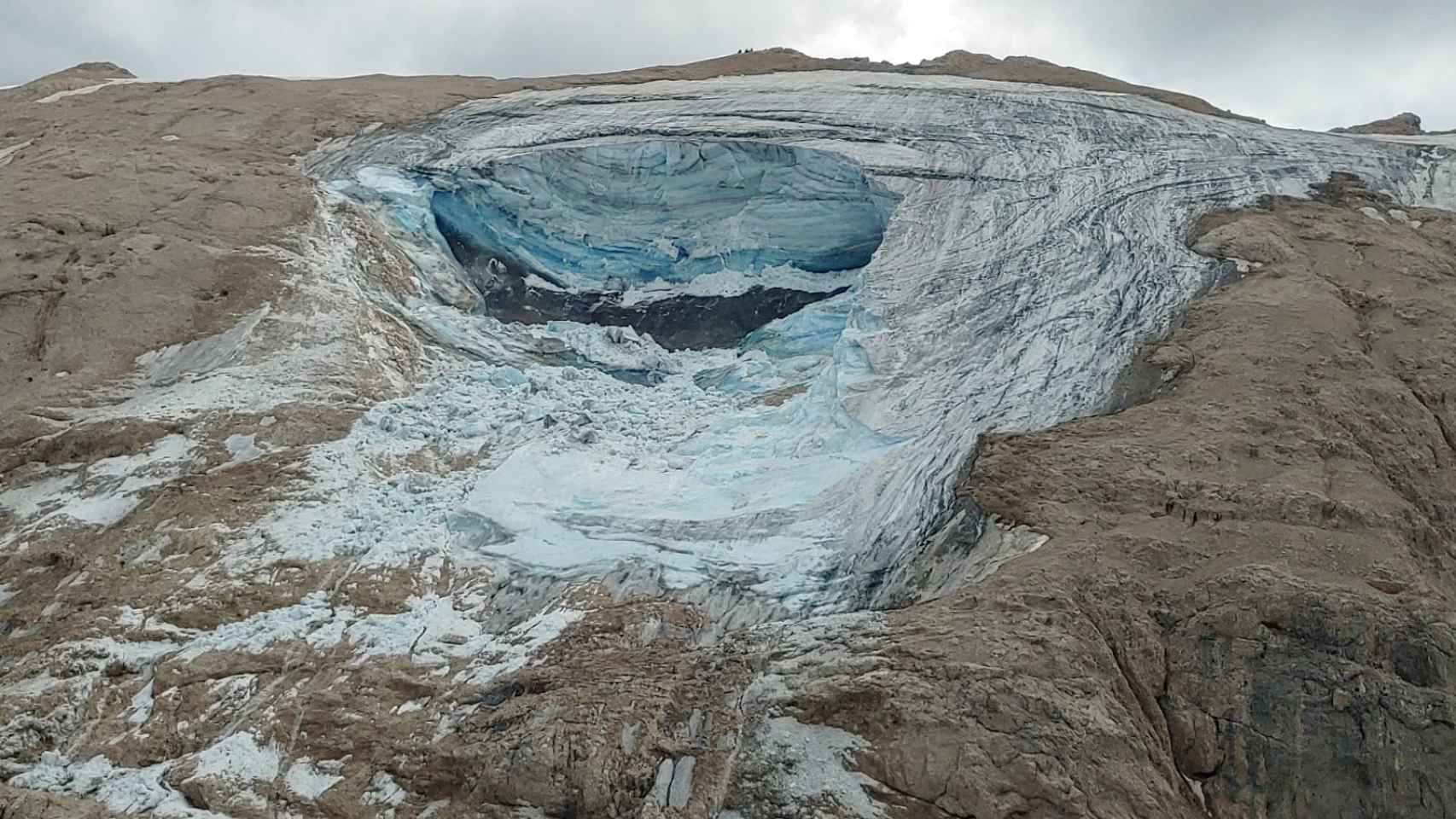 El glaciar de la Marmolada en los Dolomitas de los Alpes italianos.