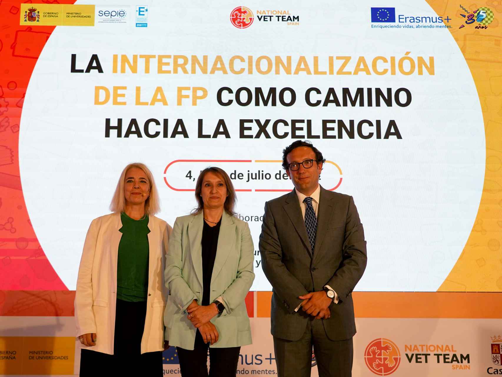 La consejera de Educación, Rocío Lucas, durante la inauguración de las jornadas 'La internacionalización de la FP como camino hacia la excelencia'.