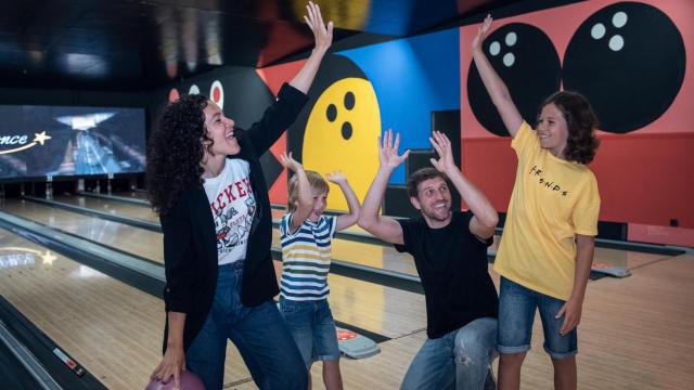 Diviértete este verano jugando a los bolos en Estrella Park Experience en A Coruña