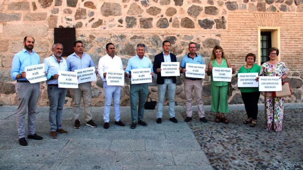 Acto de protesta del PP de Toledo en las Cortes de Castilla-La Mancha.