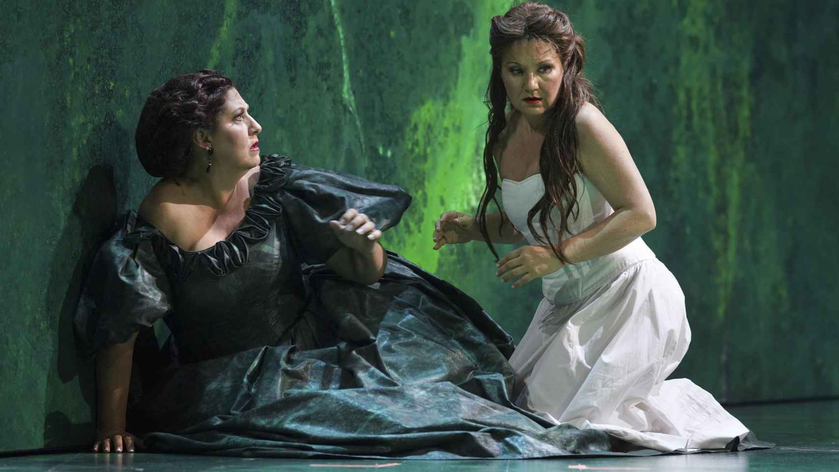 La soprano italiana Anna Pirozzi (Abigaille) y la mezzosoprano Silvia Tro Santafé.