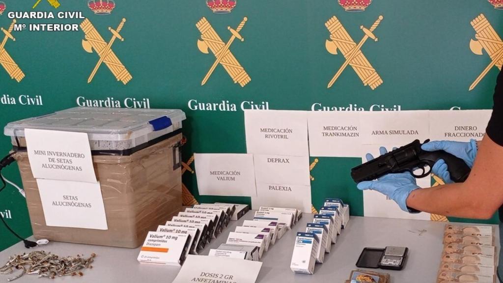 Material incautado por la Guardia Civil.