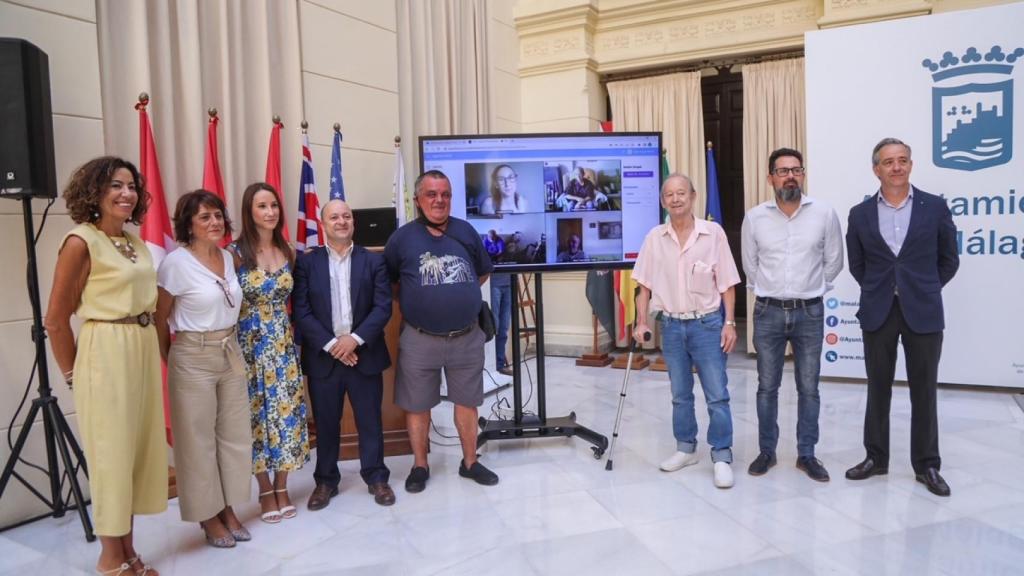 Presentación del nuevo programa para llevar el centro social a las casas de las personas mayores.