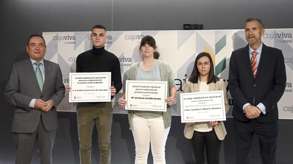 Entrega del Premio al ganador del Mejor trabajo de Fin de Grado de Fundación Caja Rural, y las bolsas de prácticas a los mejores alumnos del Grado de Ingeniería Agroalimentaria y Medio Rural de la UBU