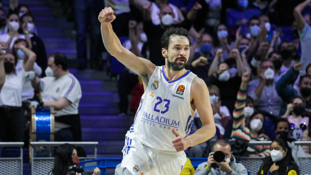 Sergio Llull celebra una canasta con el Real Madrid