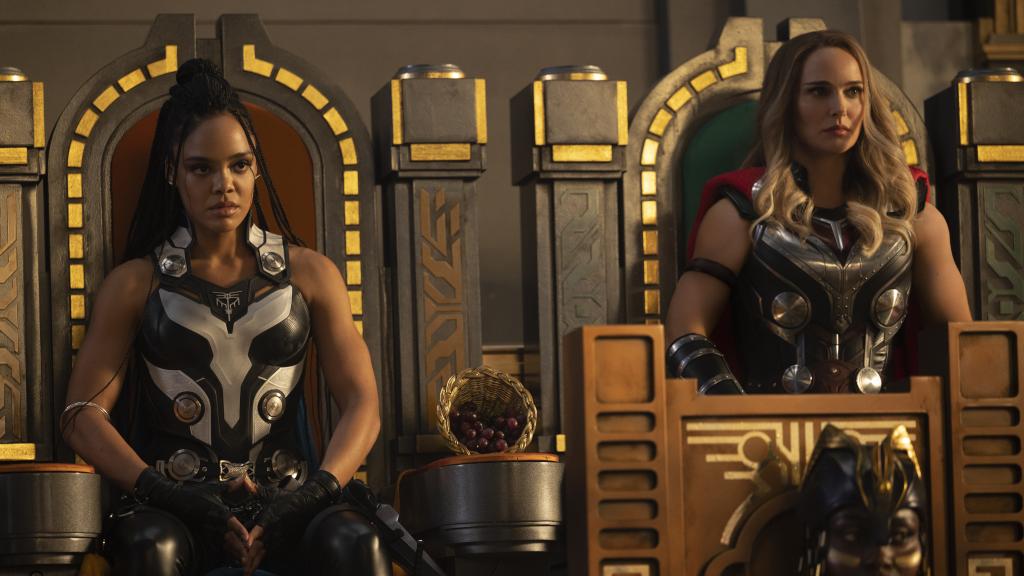 Tessa Thompson coincide por primera vez en la saga 'Thor' con su amiga Natalie Portman.