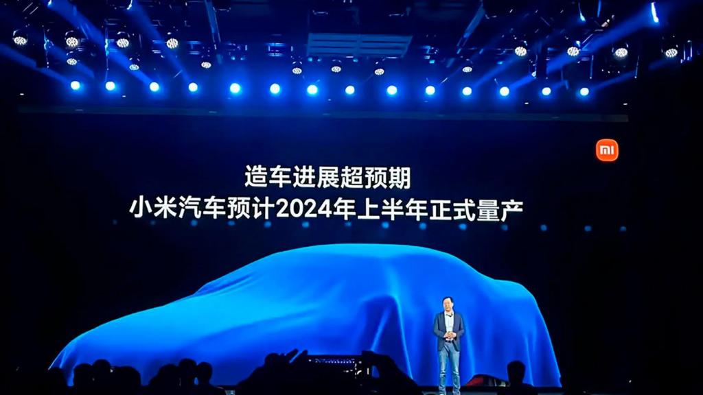 El coche autónomo de Xiaomi en la calle para mostrar su sensor de haz de láser