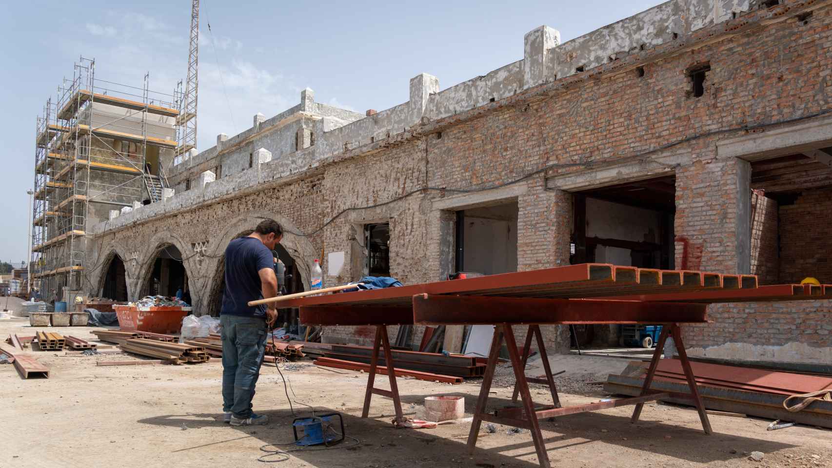 Trabajos de rehabilitación de la antigua Casa de Botes, en el puerto de Málaga.