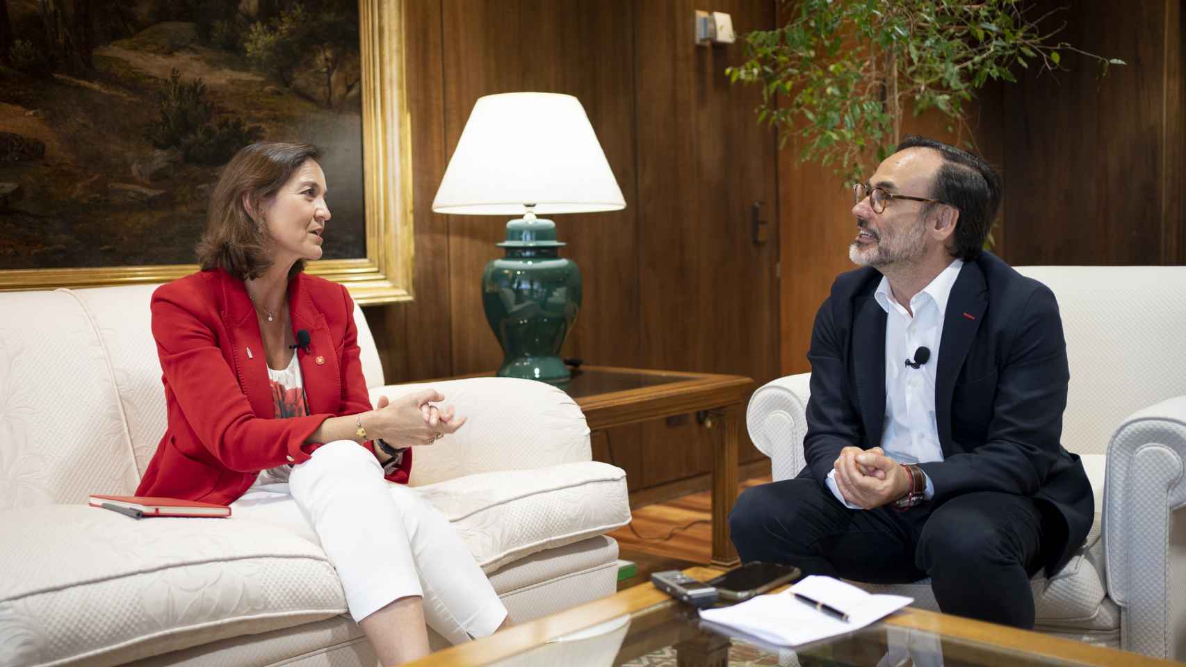 La ministra Maroto, con Fernando Garea.