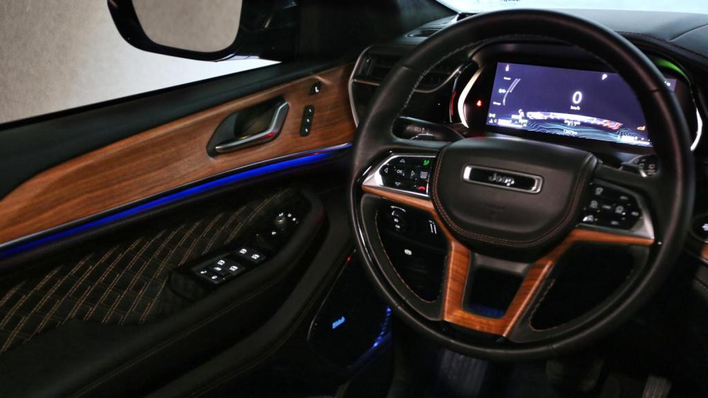 Interior del nuevo Jeep Grand Cherokee.