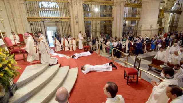 El arzobispo ordena dos nuevos sacerdotes para la Archidiócesis de Burgos