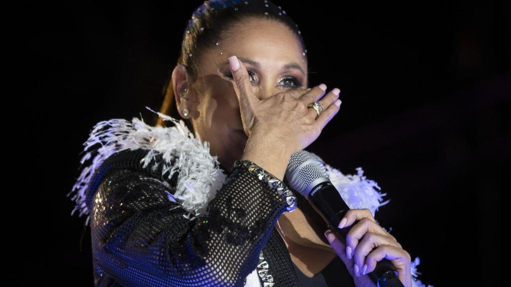 Isabel Pantoja se emocionó durante su discurso.