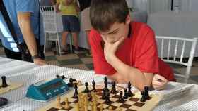 El joven leonés Aarón San Juan, ajedrecista con discapacidad visual,