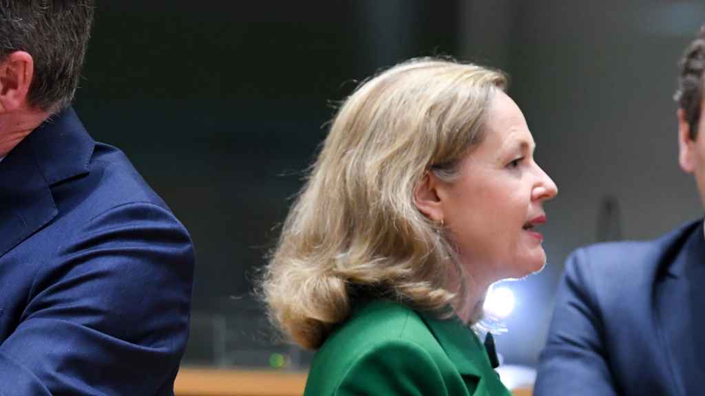 La vicepresidenta primera, Nadia Calviño, durante la reunión del Eurogrupo celebrada este lunes en Bruselas