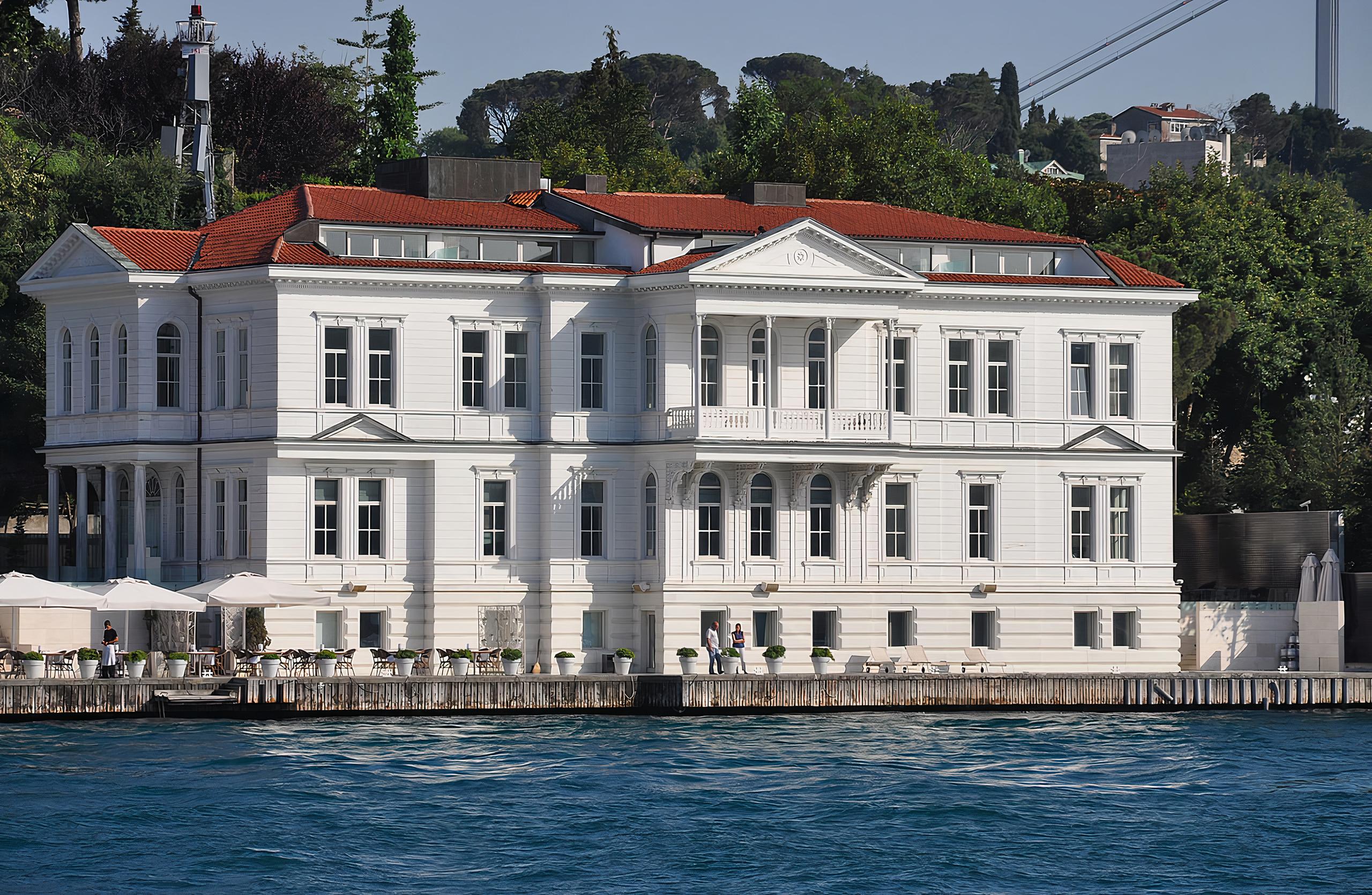 Yalı de Ahmet Rasim Pasha en Kanlıca en el Bósforo, vía wikimedia commons