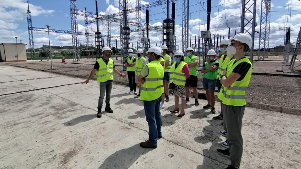 Alumnos de la UBU visitando las instalaciones de Villimar