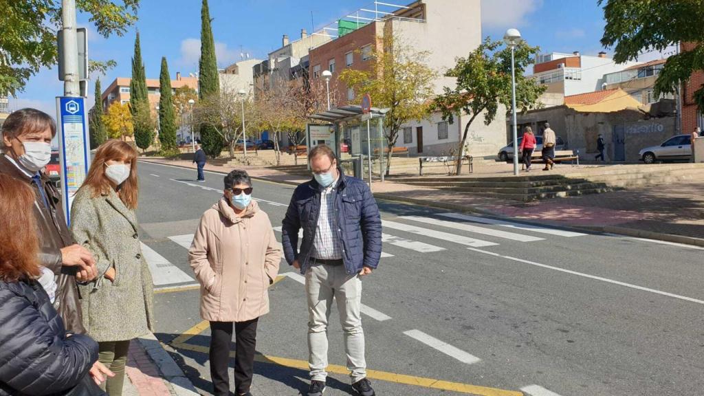 El alcalde de Salamanca visita el Barrio Blanco