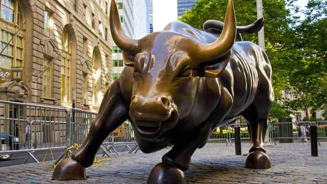El toro de Wall Street, escultura de bronce realizada por Arturo Di Modica y ubicada en el parque Bowling Green de Nueva York