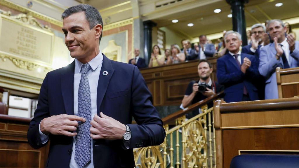 Pedro Sánchez se dispone a subir al atril para dar su discurso sobre el estado de la Nación.