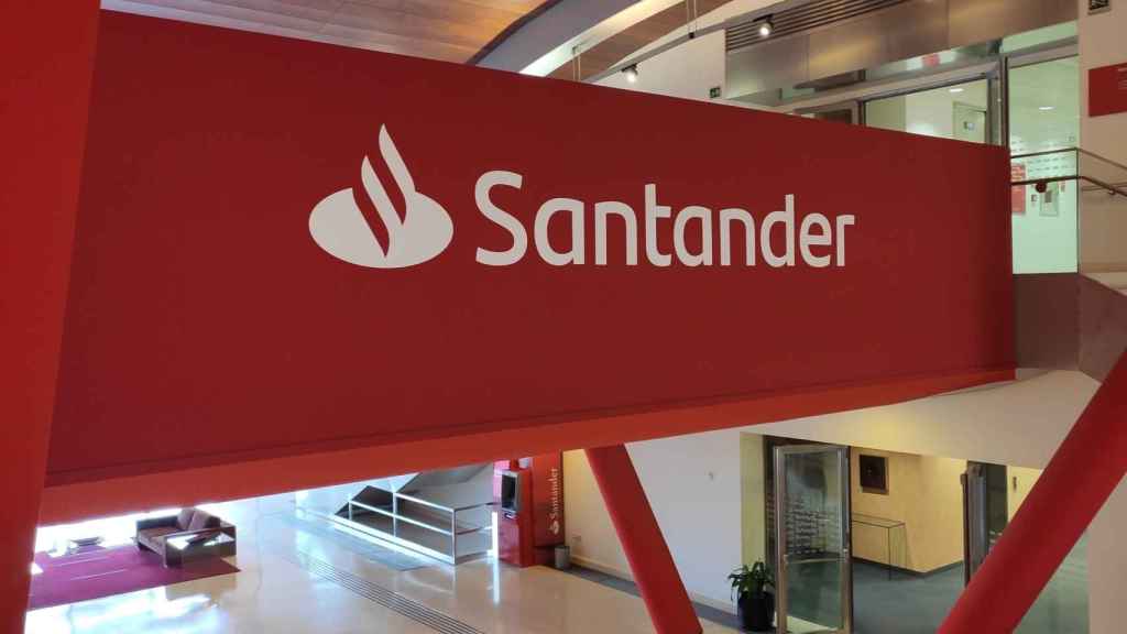 Logo de Banco Santander, mayor beneficiario de las subidas.