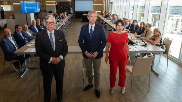 El presidente de la Xunta con los miembros de la Confederación de Empresarios de Galicia